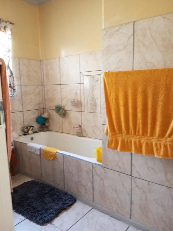 6 Bedroom Property for Sale in Casseldale Gauteng