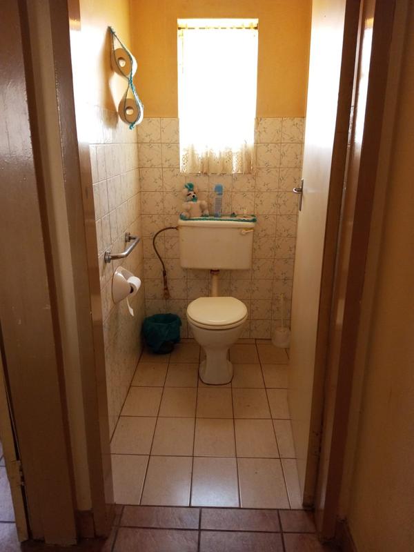 6 Bedroom Property for Sale in Casseldale Gauteng