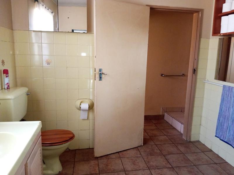6 Bedroom Property for Sale in Casseldale Gauteng