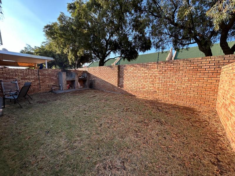 To Let 2 Bedroom Property for Rent in Kosmosdal Gauteng