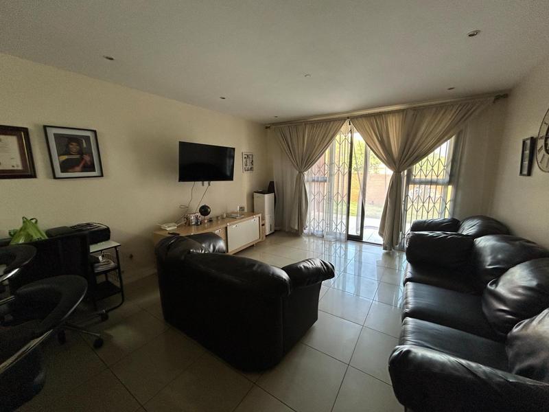 To Let 2 Bedroom Property for Rent in Rooihuiskraal North Gauteng
