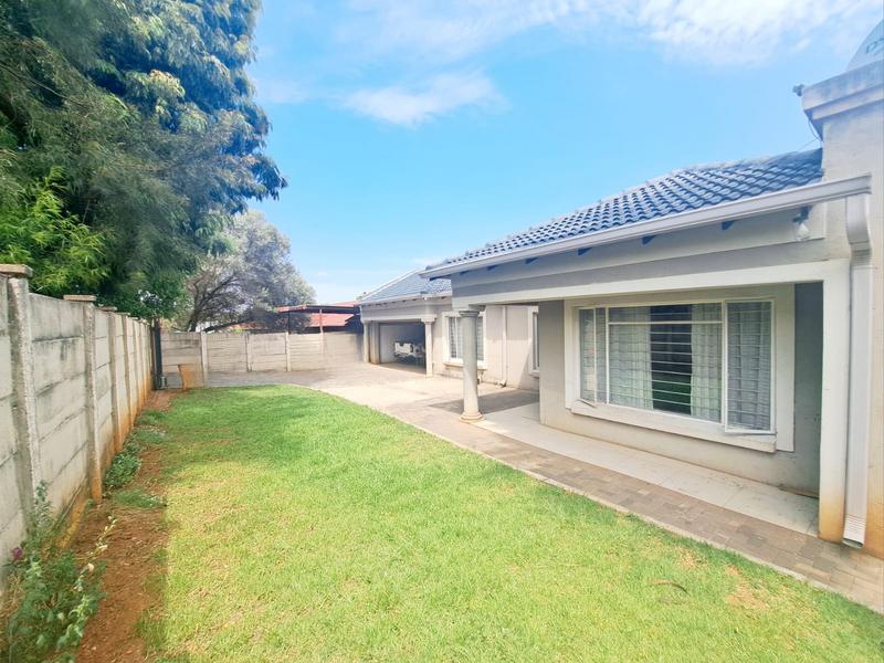 3 Bedroom Property for Sale in Heuweloord Gauteng