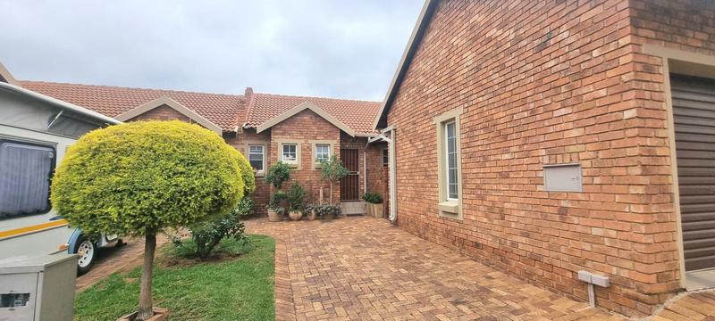 2 Bedroom Property for Sale in Amberfield Gauteng