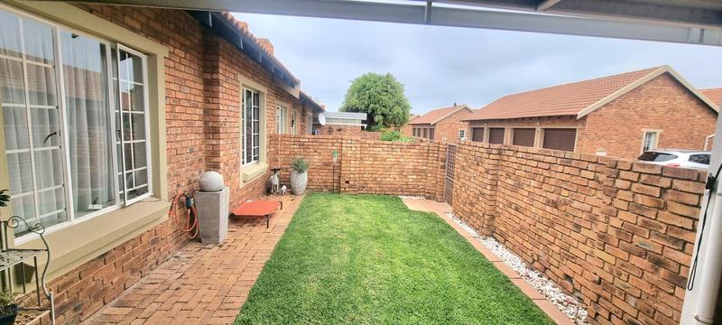 2 Bedroom Property for Sale in Amberfield Gauteng