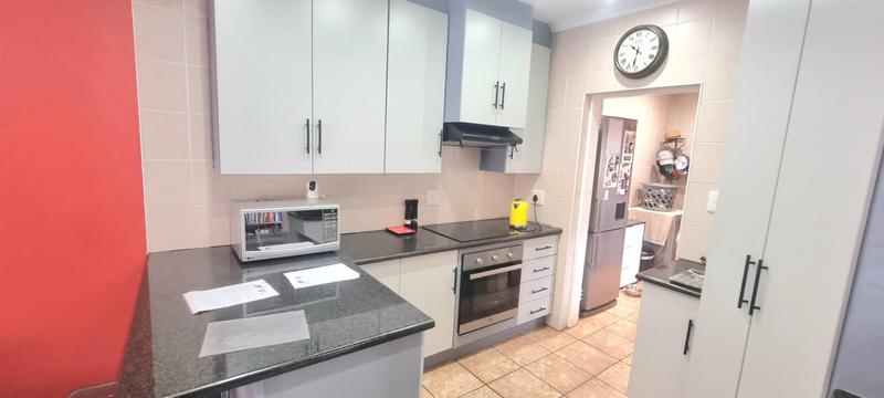 2 Bedroom Property for Sale in Amberfield Gauteng