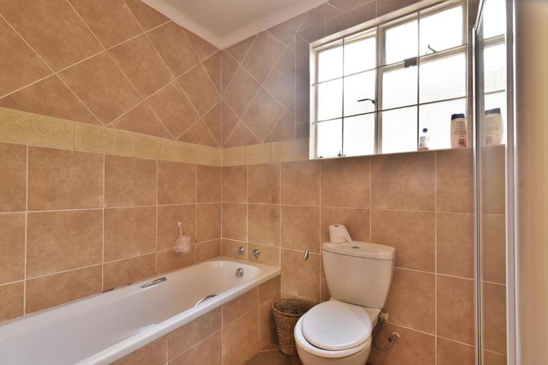 5 Bedroom Property for Sale in Kensington Gauteng