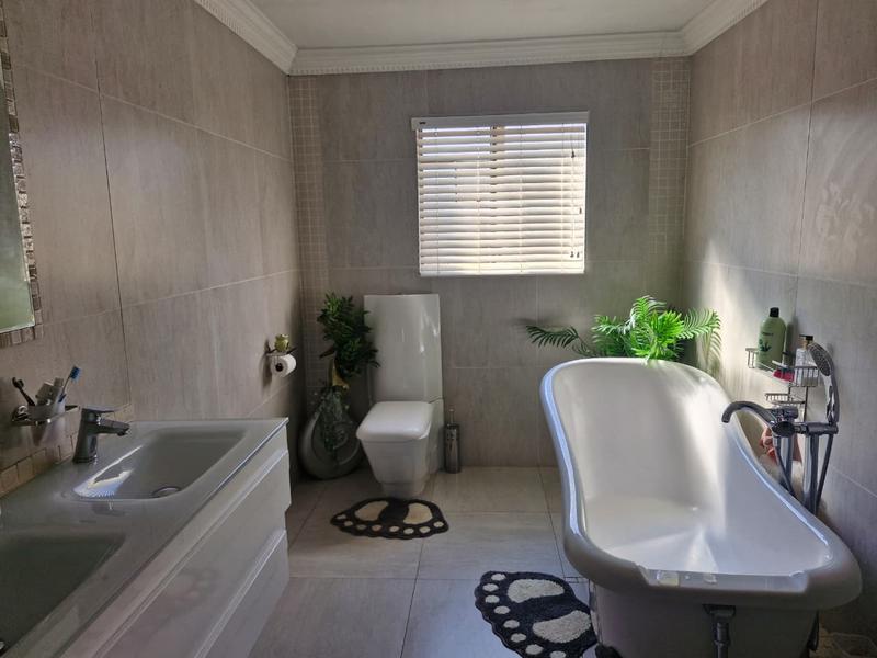 4 Bedroom Property for Sale in The Orchards Gauteng