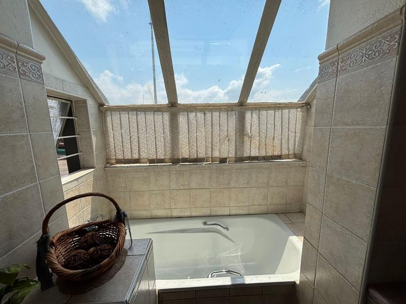 3 Bedroom Property for Sale in Florida North Gauteng