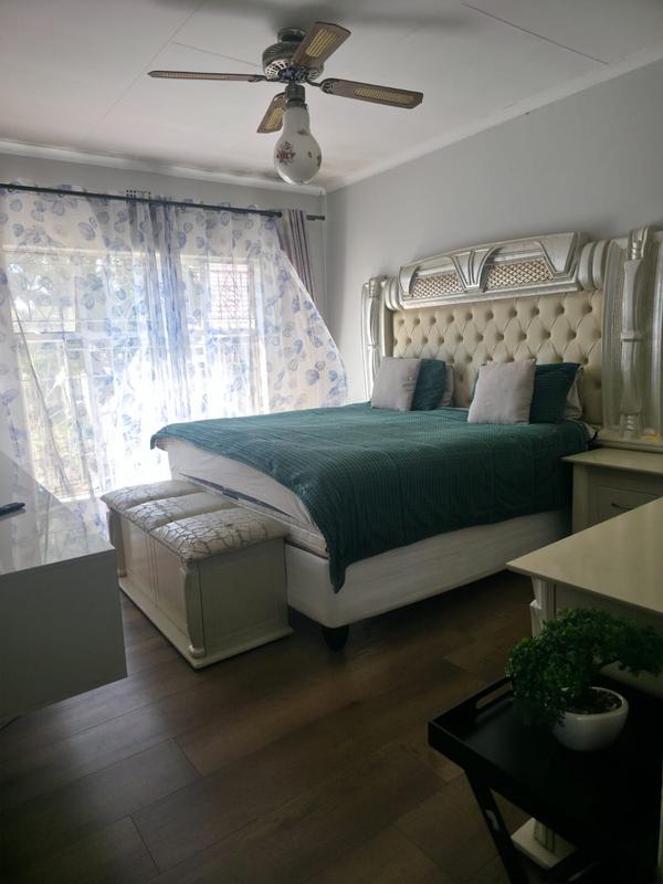 3 Bedroom Property for Sale in Birchleigh North Gauteng