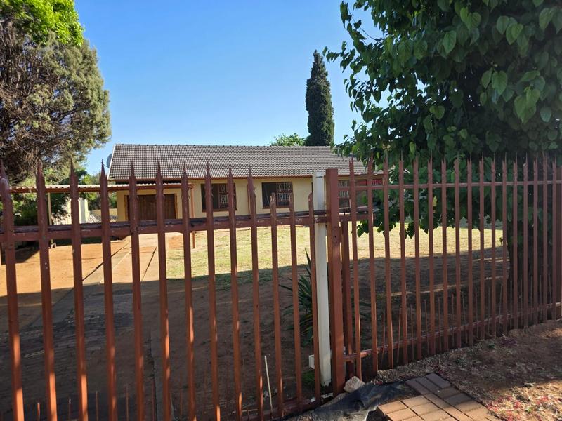 To Let 3 Bedroom Property for Rent in Kibler Park Gauteng