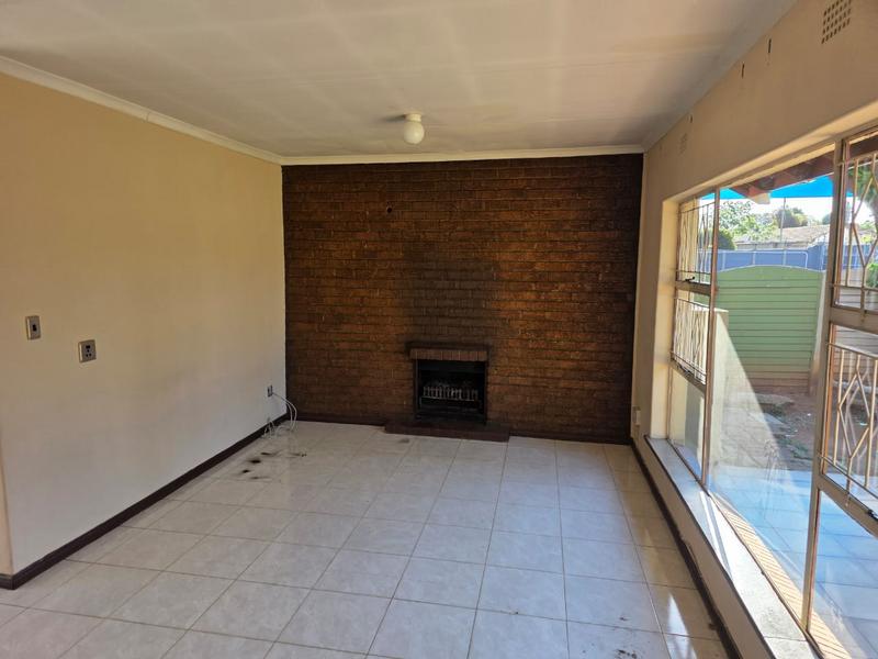 To Let 3 Bedroom Property for Rent in Kibler Park Gauteng