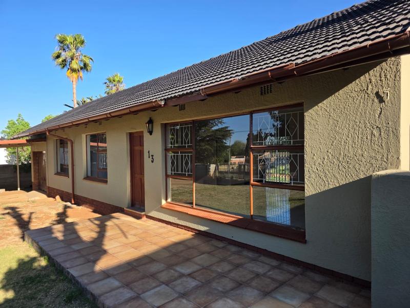 To Let 3 Bedroom Property for Rent in Kibler Park Gauteng