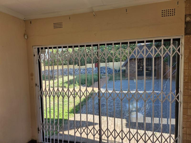 To Let 3 Bedroom Property for Rent in Kibler Park Gauteng