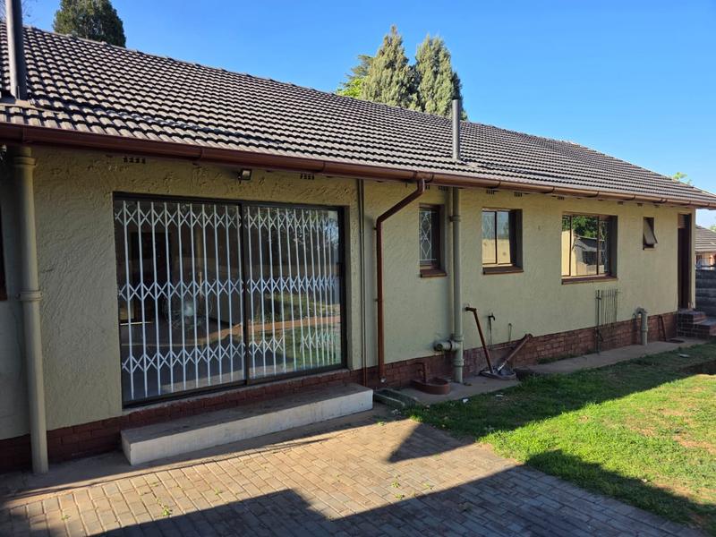 To Let 3 Bedroom Property for Rent in Kibler Park Gauteng