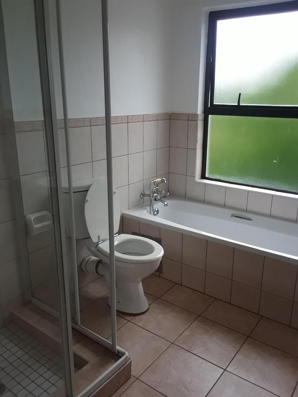 To Let 2 Bedroom Property for Rent in Magaliessig Gauteng