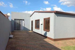 To Let 3 Bedroom Property for Rent in Protea Glen Gauteng