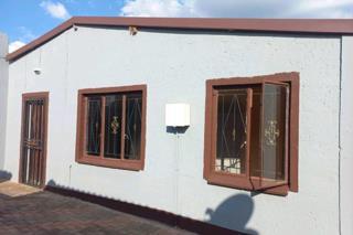 To Let 3 Bedroom Property for Rent in Protea Glen Gauteng