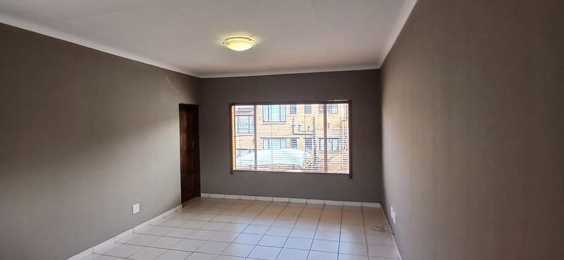 2 Bedroom Property for Sale in Meredale Gauteng