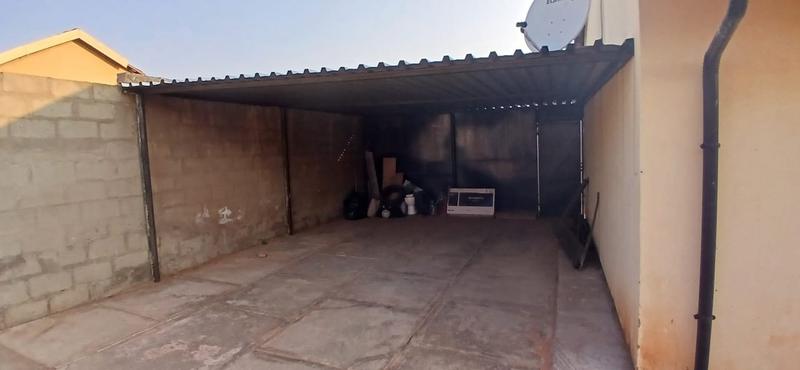 2 Bedroom Property for Sale in Kagiso Gauteng