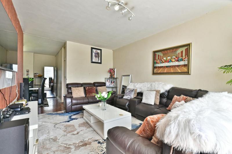 1 Bedroom Property for Sale in Bedford Gardens Gauteng