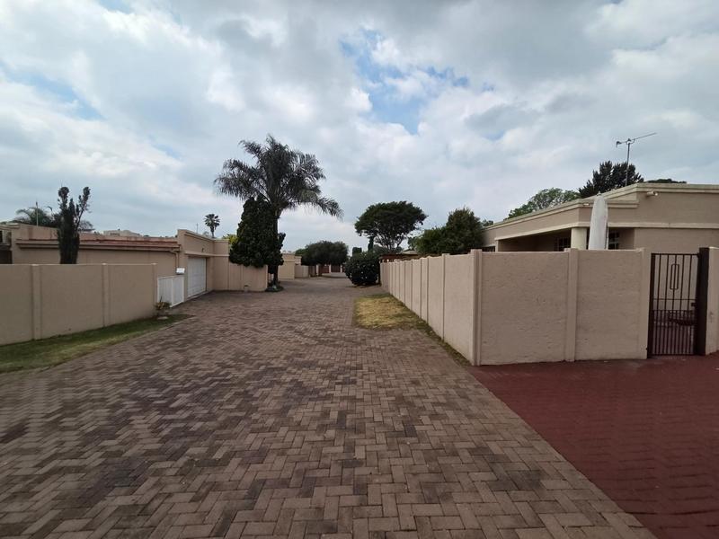 To Let 2 Bedroom Property for Rent in Edenvale Gauteng