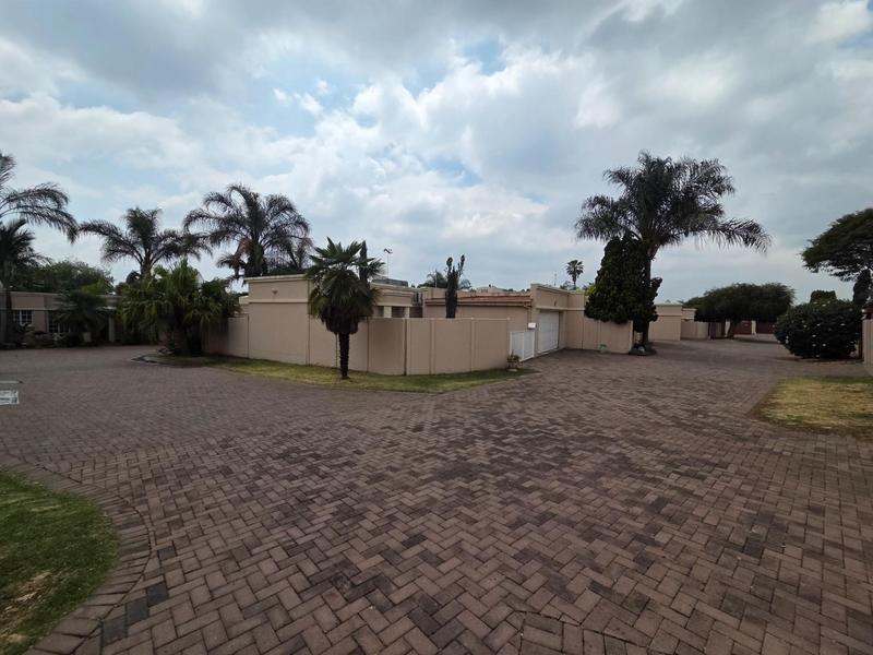 To Let 2 Bedroom Property for Rent in Edenvale Gauteng