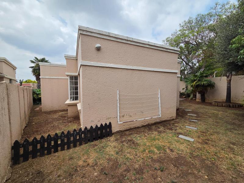 To Let 2 Bedroom Property for Rent in Edenvale Gauteng