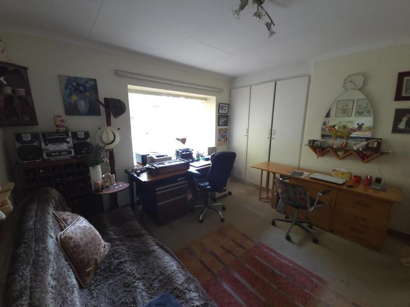 2 Bedroom Property for Sale in Magaliessig Gauteng