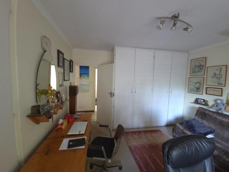 2 Bedroom Property for Sale in Magaliessig Gauteng