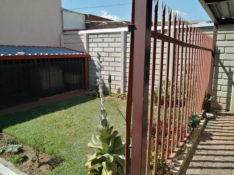 To Let 1 Bedroom Property for Rent in Homestead Gauteng