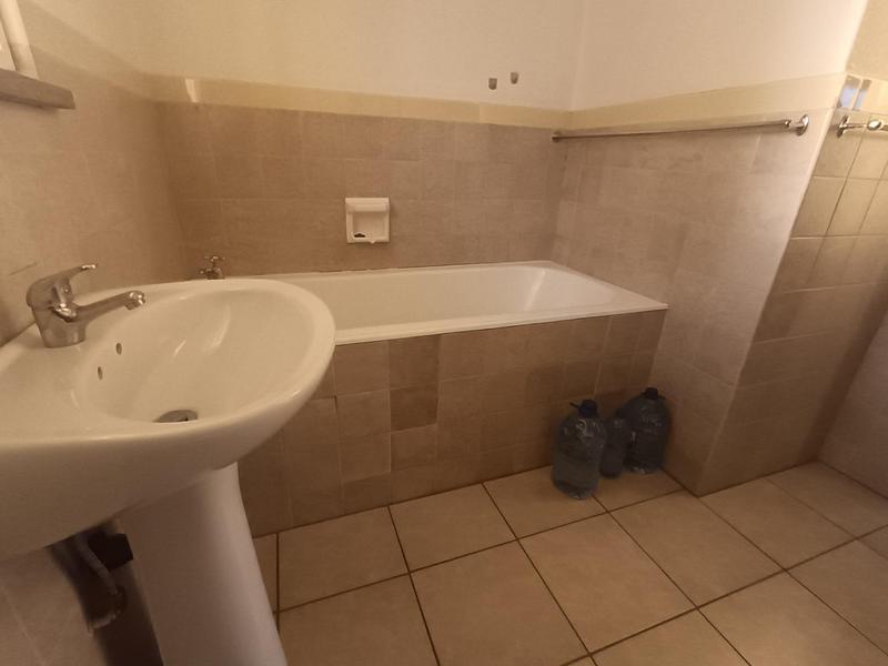 To Let 1 Bedroom Property for Rent in Sunnyridge Gauteng