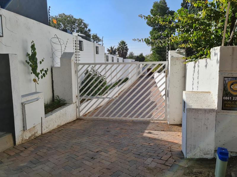 5 Bedroom Property for Sale in Sandown Gauteng