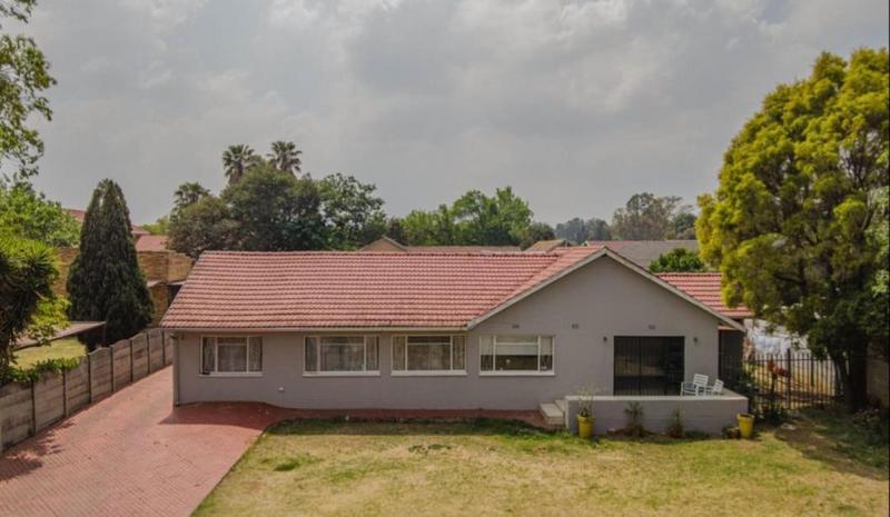 4 Bedroom Property for Sale in General Albertspark Gauteng