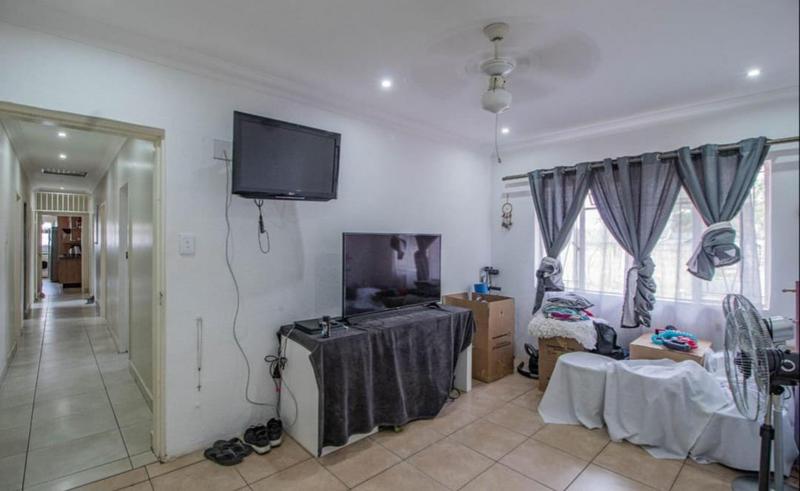 4 Bedroom Property for Sale in General Albertspark Gauteng