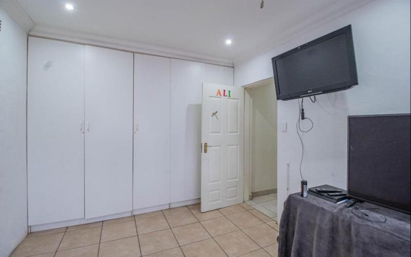 4 Bedroom Property for Sale in General Albertspark Gauteng