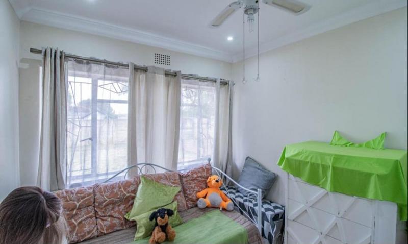 4 Bedroom Property for Sale in General Albertspark Gauteng