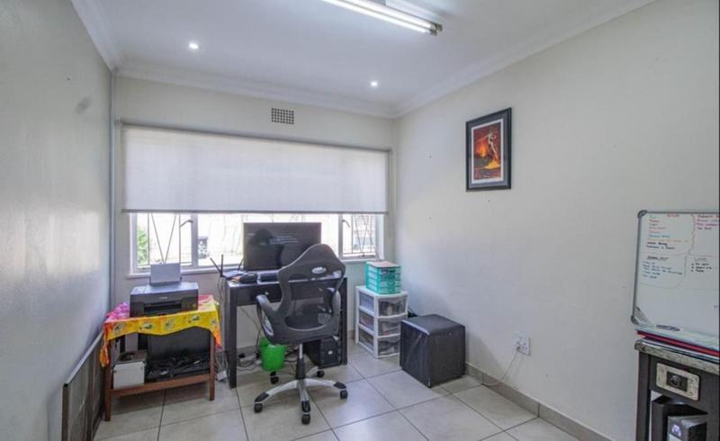 4 Bedroom Property for Sale in General Albertspark Gauteng