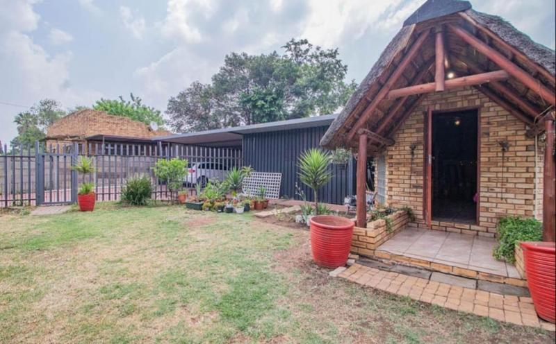 4 Bedroom Property for Sale in General Albertspark Gauteng