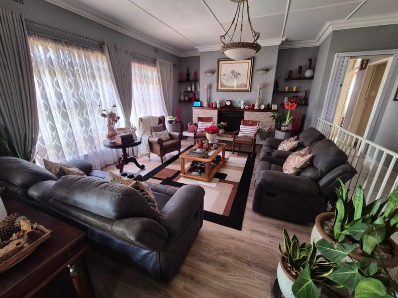 3 Bedroom Property for Sale in Linmeyer Gauteng
