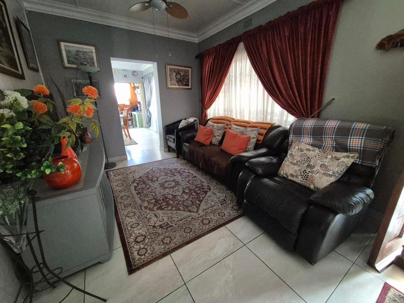 3 Bedroom Property for Sale in Linmeyer Gauteng