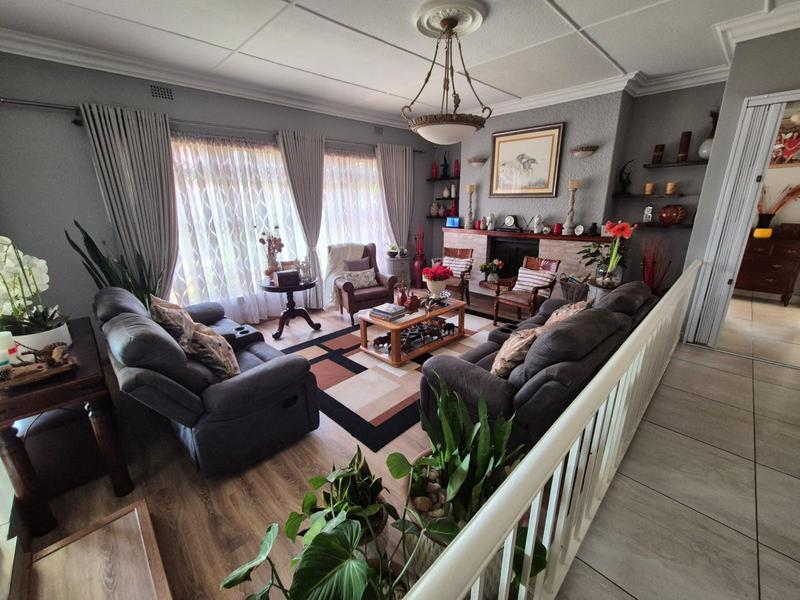 3 Bedroom Property for Sale in Linmeyer Gauteng
