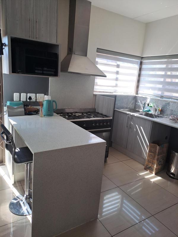 To Let 3 Bedroom Property for Rent in Emmarentia Gauteng