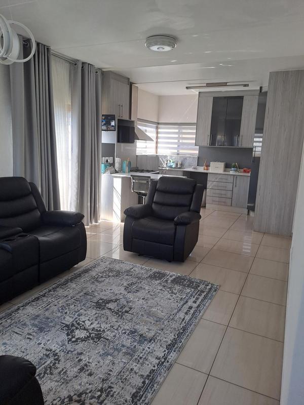 To Let 3 Bedroom Property for Rent in Emmarentia Gauteng