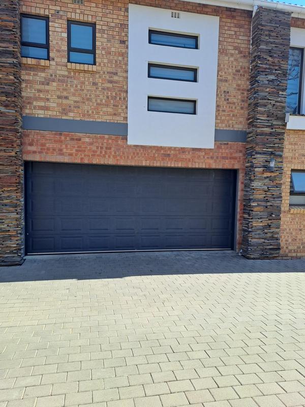 To Let 3 Bedroom Property for Rent in Emmarentia Gauteng
