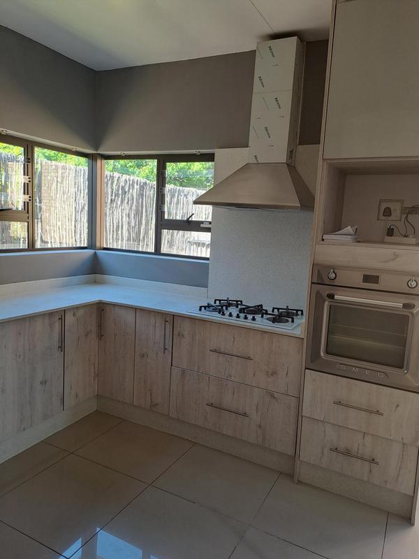 To Let 3 Bedroom Property for Rent in Emmarentia Gauteng