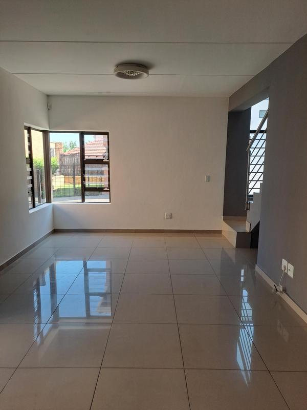 To Let 3 Bedroom Property for Rent in Emmarentia Gauteng