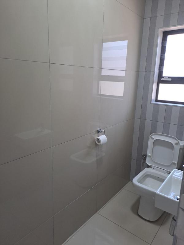 To Let 3 Bedroom Property for Rent in Emmarentia Gauteng