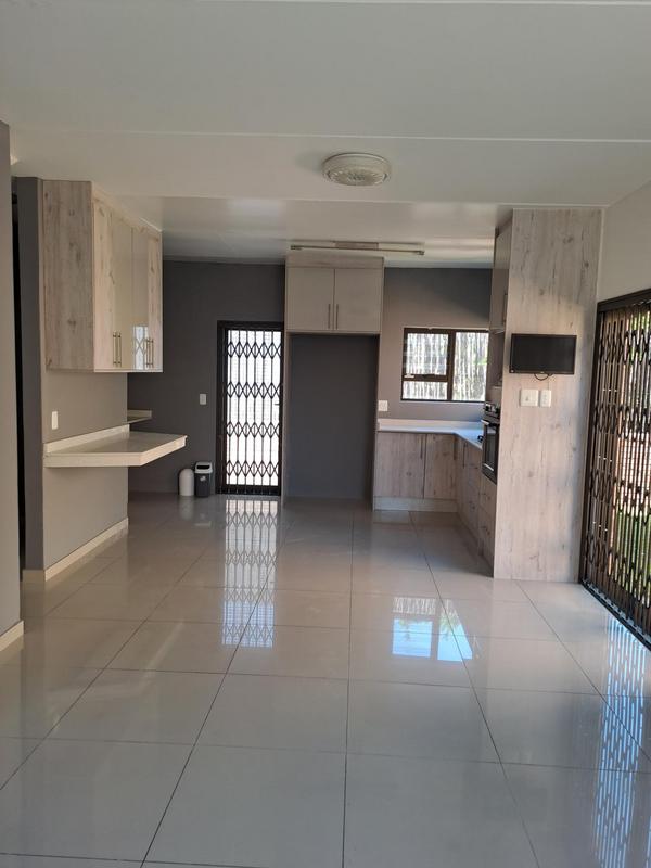 To Let 3 Bedroom Property for Rent in Emmarentia Gauteng