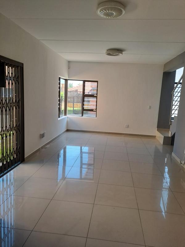 To Let 3 Bedroom Property for Rent in Emmarentia Gauteng