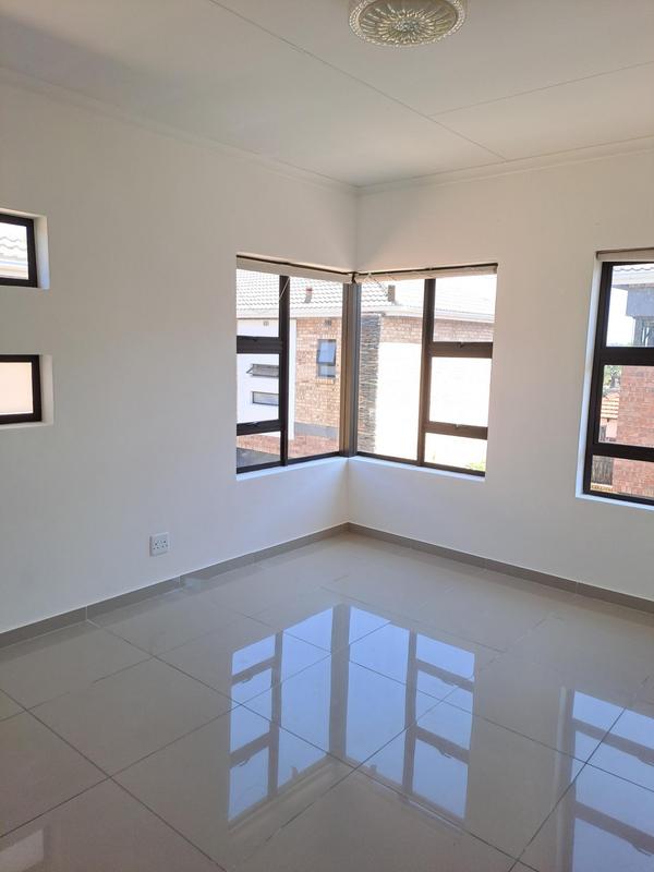 To Let 3 Bedroom Property for Rent in Emmarentia Gauteng